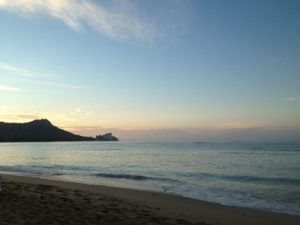 ハワイの海 ダイアモンドヘッド 朝